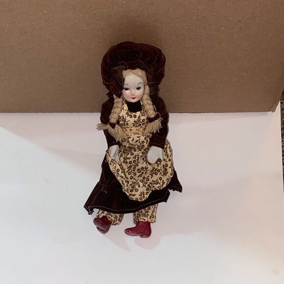 VTG,Russ Jessica Handmade Doll Ceramic Collectible with Brown Dress & Red Shoes - Picture 4 of 8